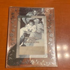 Family with Flowers Clear Photo Frame 4” x 6” 10cm x 15 cm